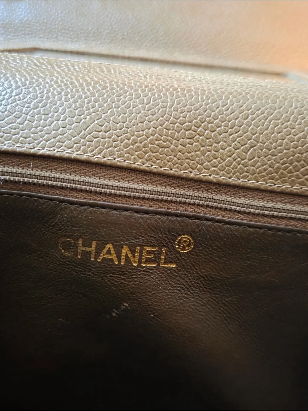 Rare Chanel sand beige caviar leather straight flap shoulder bag 24k gold - Picture 5 of 17